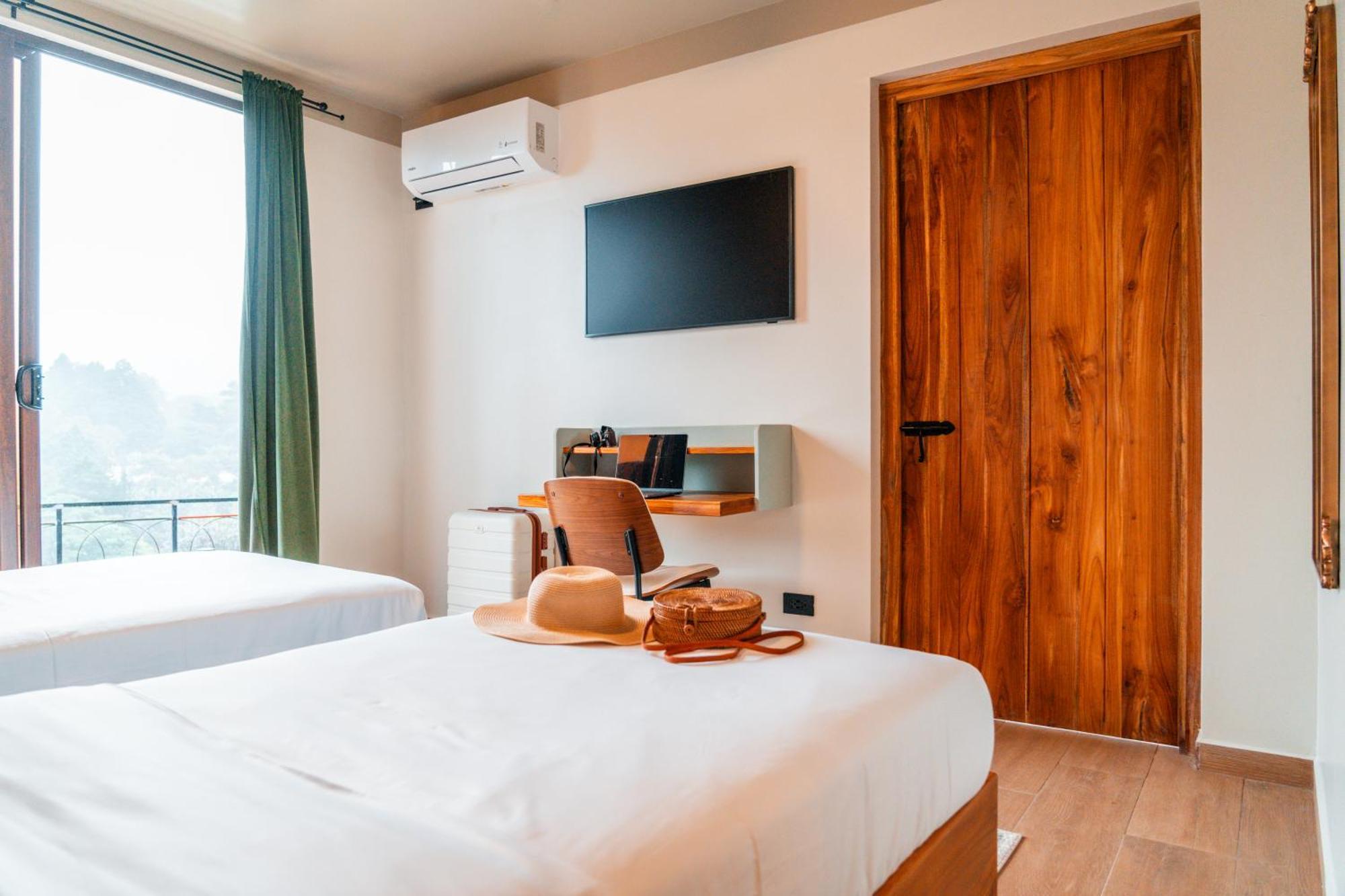 Bambuda Castle Hostal *